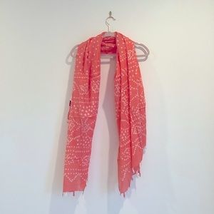 NATURA pink geometric pattern lightweight scarf